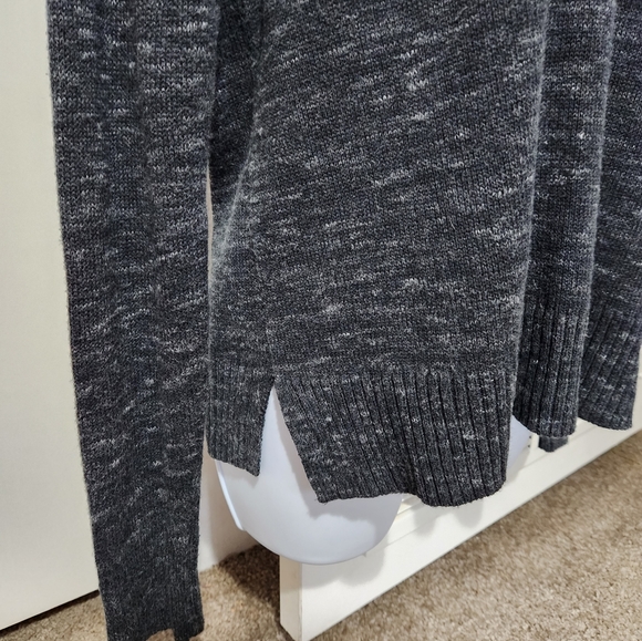 AEO Gray Sweater - Picture 3 of 6